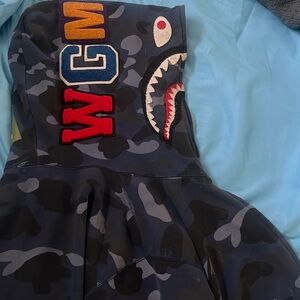 Shark babe hoddie Large